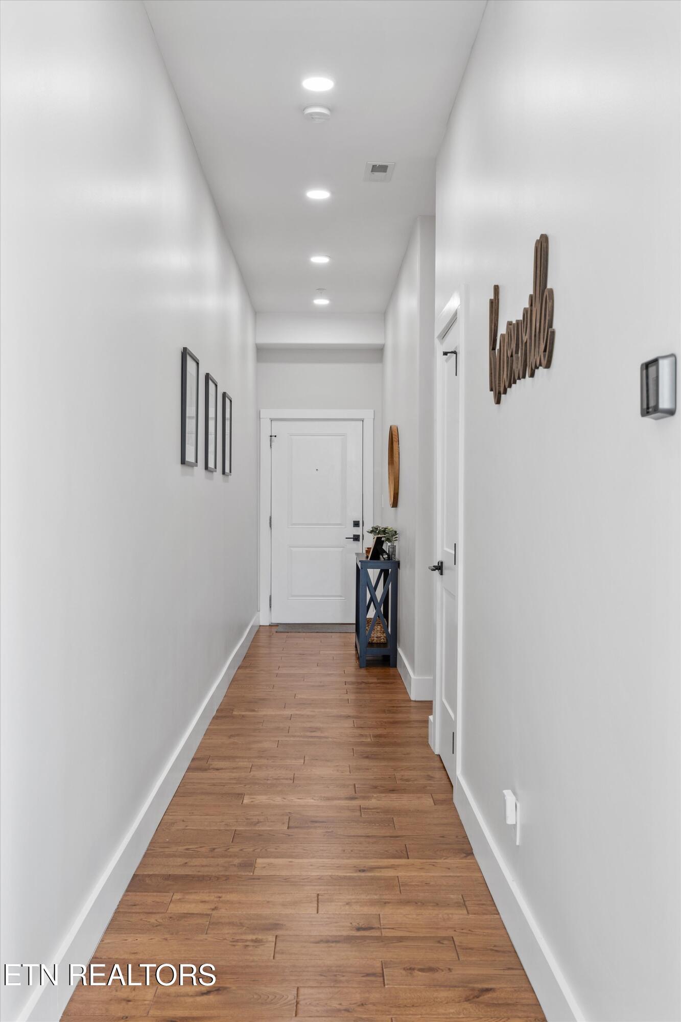 1117 Laurel Avenue, Unit 201 Knoxville, TN 37916 - Photo 4 of 40 03-1117 Laurel Ave Unit 20104