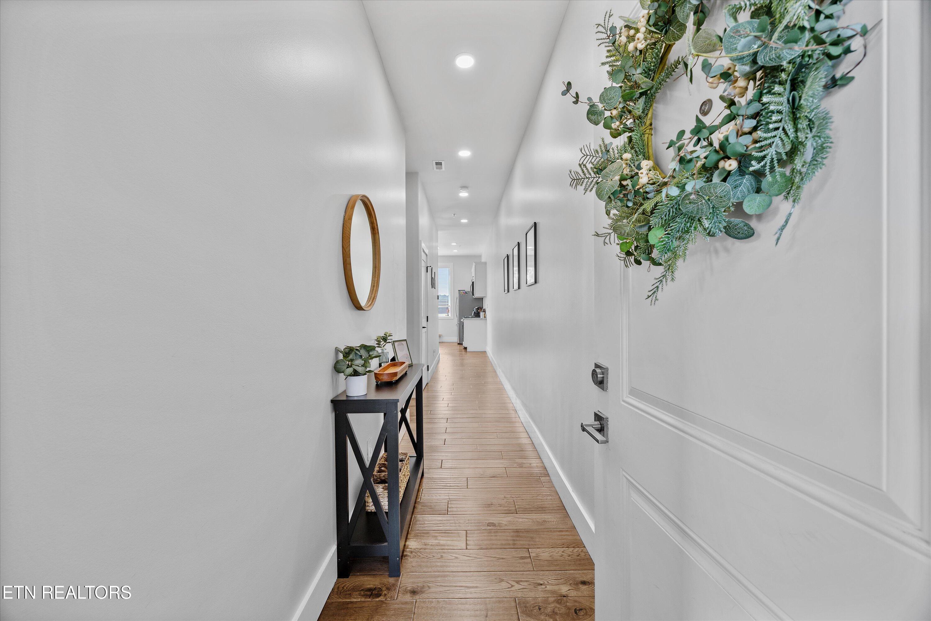 1117 Laurel Avenue, Unit 201 Knoxville, TN 37916 - Photo 5 of 40 04-1117 Laurel Ave Unit 20103