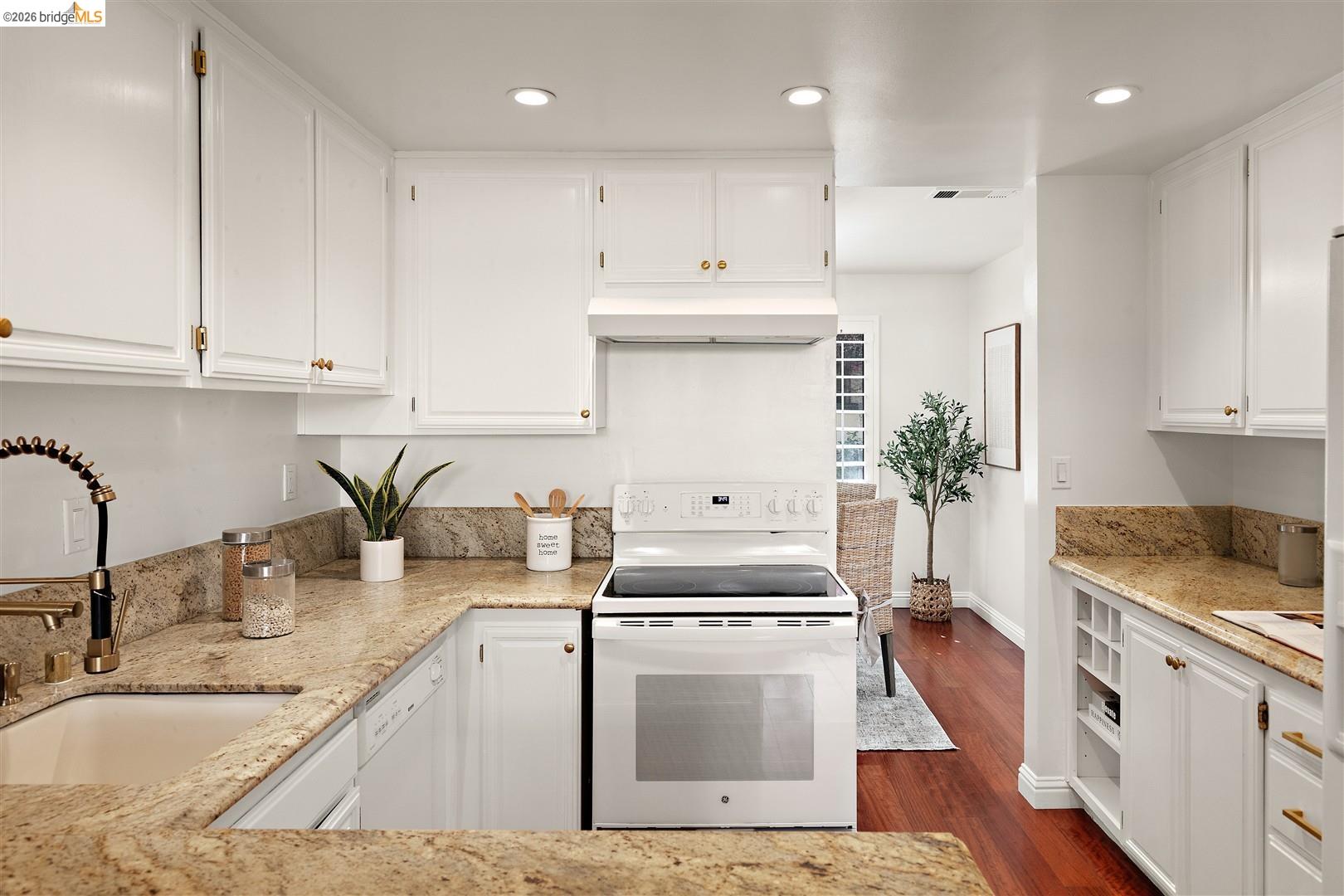 806 Ironwood Road Alameda, CA 94502 - Photo 8 of 52