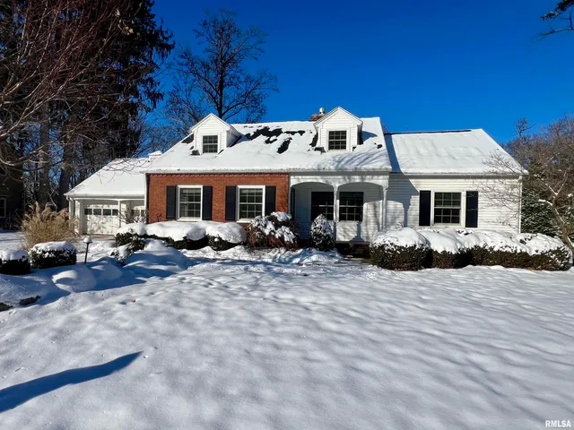 $389,900 | 777 25th Ave Court, Moline, IL 61265