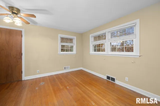 $389,900 | 777 25th Ave Court, Moline, IL 61265