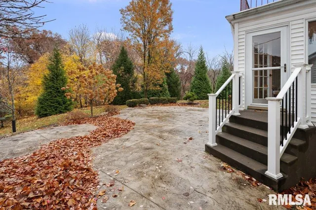 $389,900 | 777 25th Ave Court, Moline, IL 61265