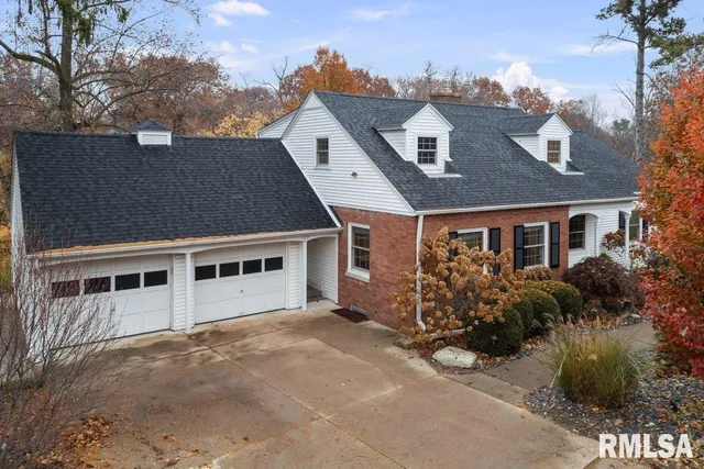 $389,900 | 777 25th Ave Court, Moline, IL 61265