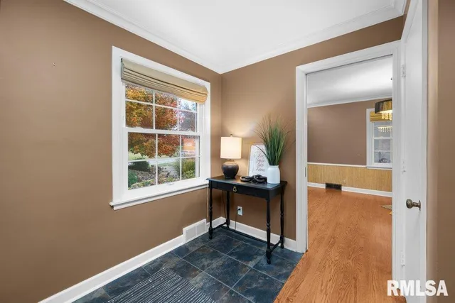 $389,900 | 777 25th Ave Court, Moline, IL 61265