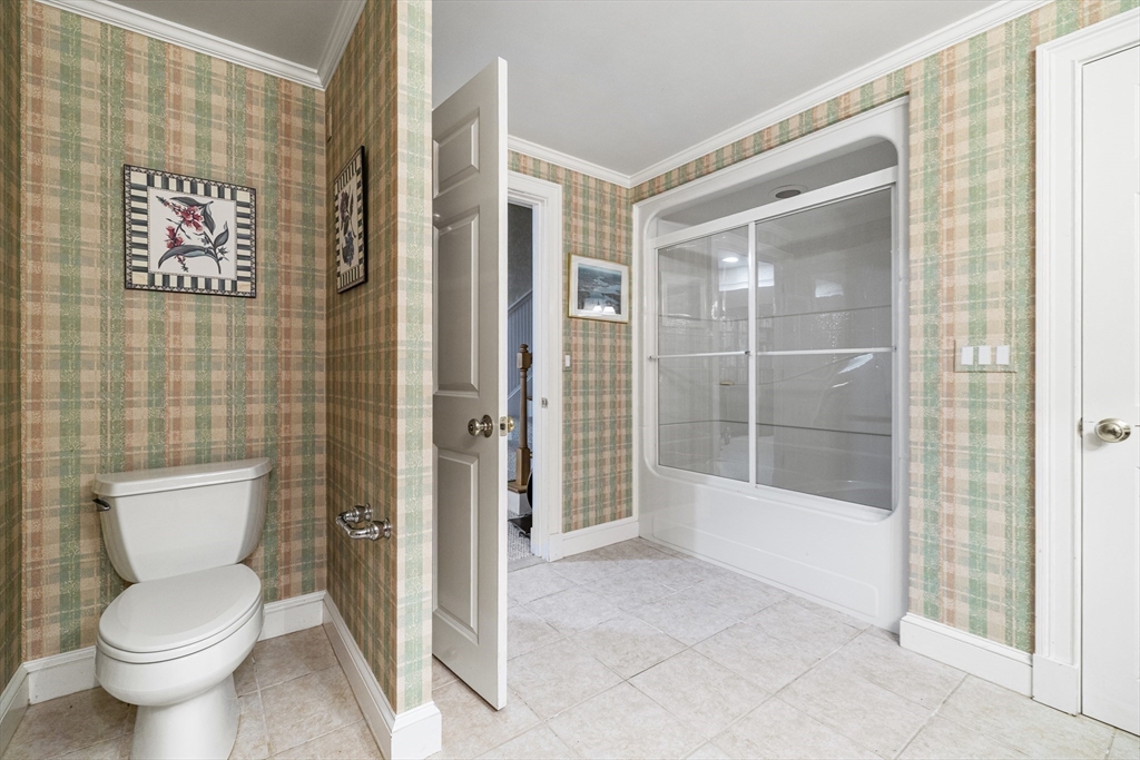 58 The Hacking Circle Mashpee, MA 02649 - Photo 25 of 37 a bathroom with a toilet and a shower