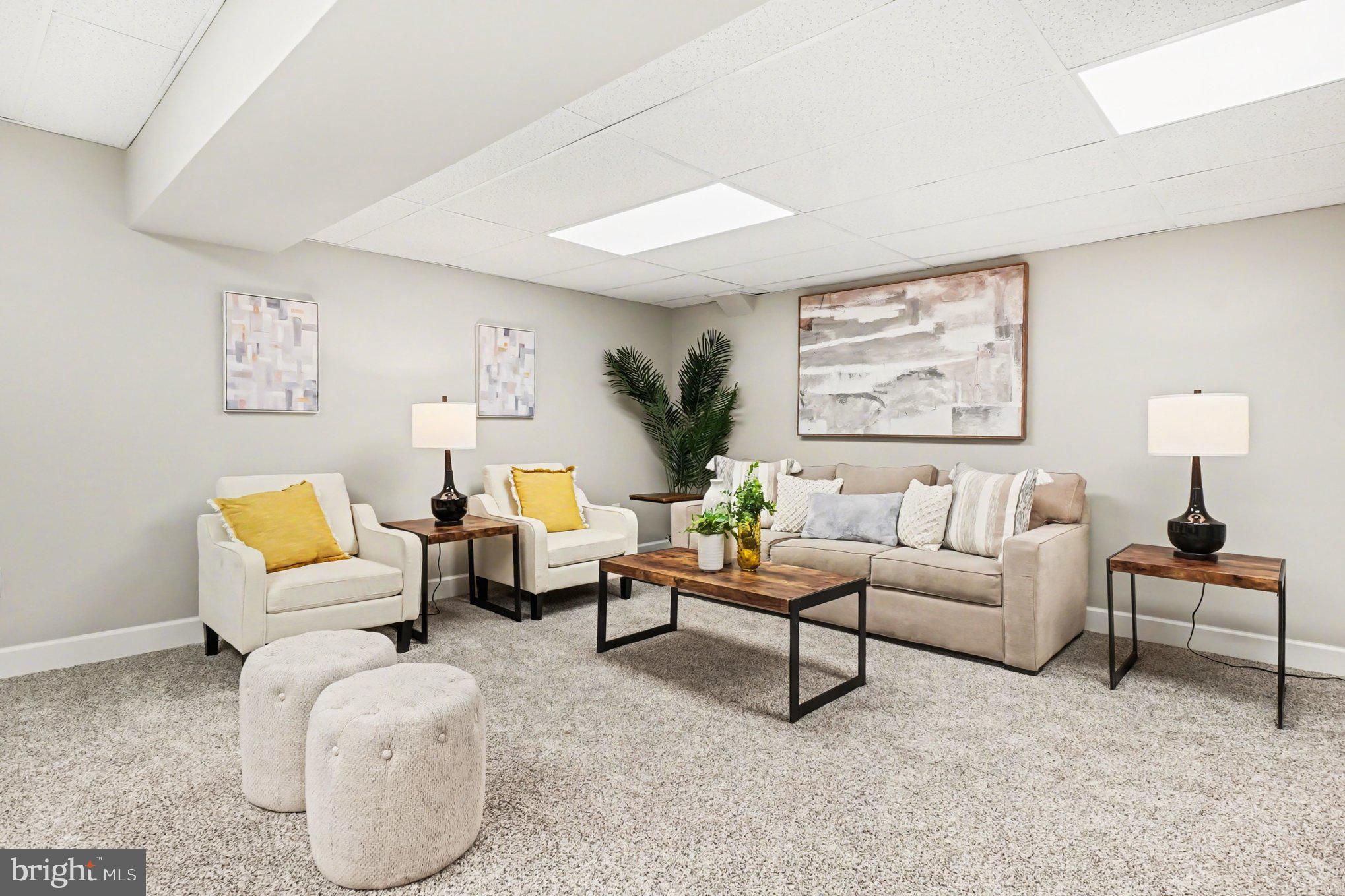 32 Romanoff Court Baltimore, MD 21234 - Photo 20 of 26 a living room with furniture and a lamp
