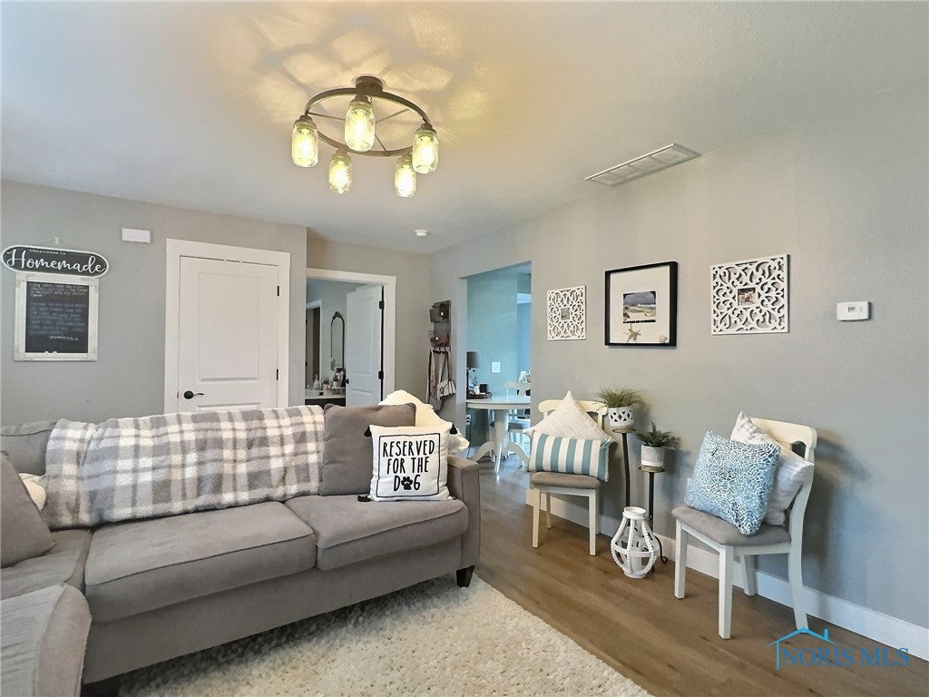 429 Waybridge Road Toledo, OH 43612 - Photo 6 of 24 Gallery Image 6