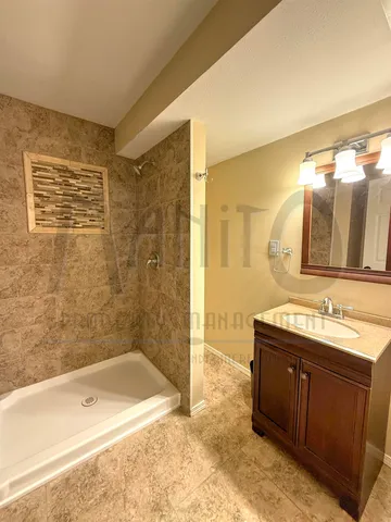 $2,900 | 1816 South Viewcrest Lane, Spokane, WA 99212