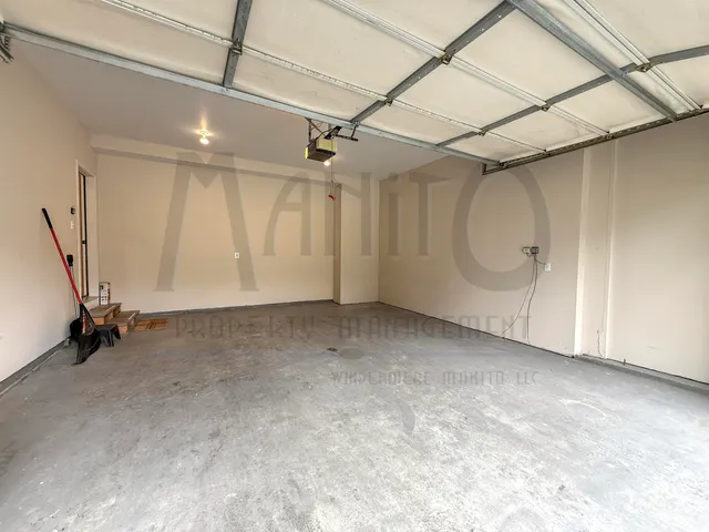 $2,900 | 1816 South Viewcrest Lane, Spokane, WA 99212