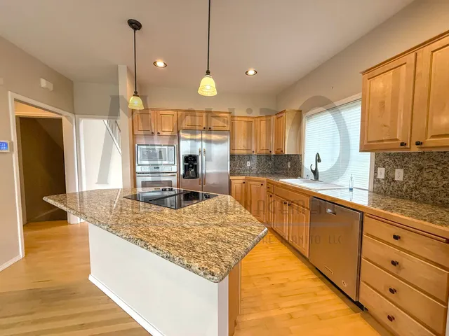 $2,900 | 1816 South Viewcrest Lane, Spokane, WA 99212