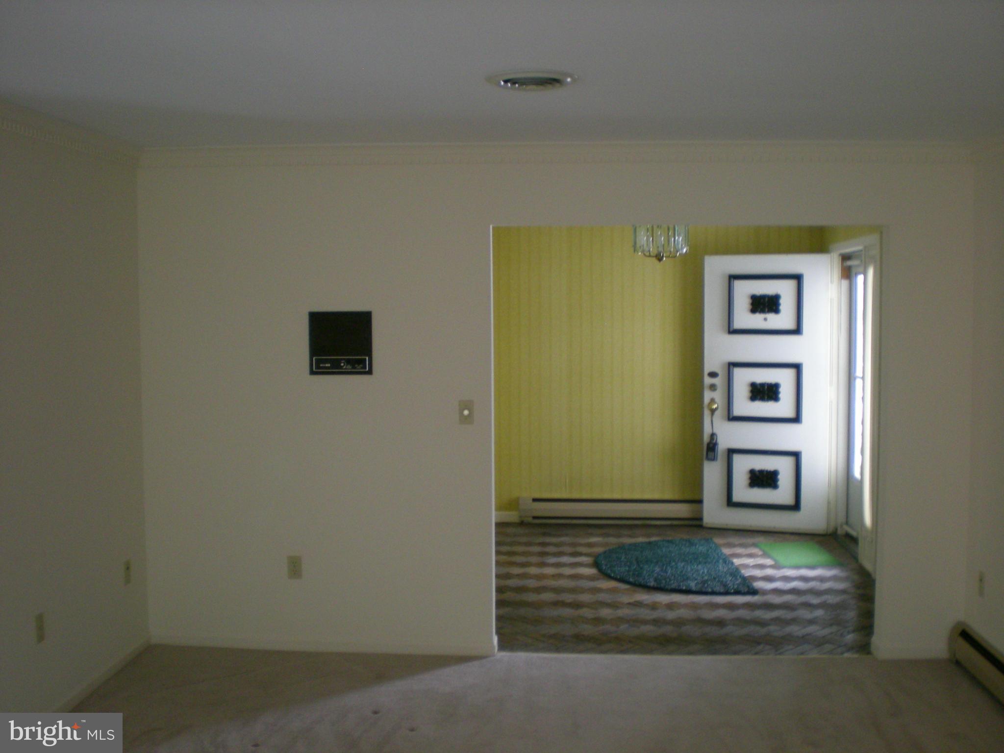 15127 Trail Ridge Road Southwest Cumberland, MD 21502 - Photo 3 of 15 Entrance from Living room view