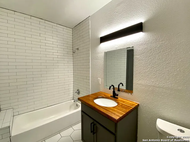 $1,650 | 828 Dakota Street, San Antonio, TX 78203