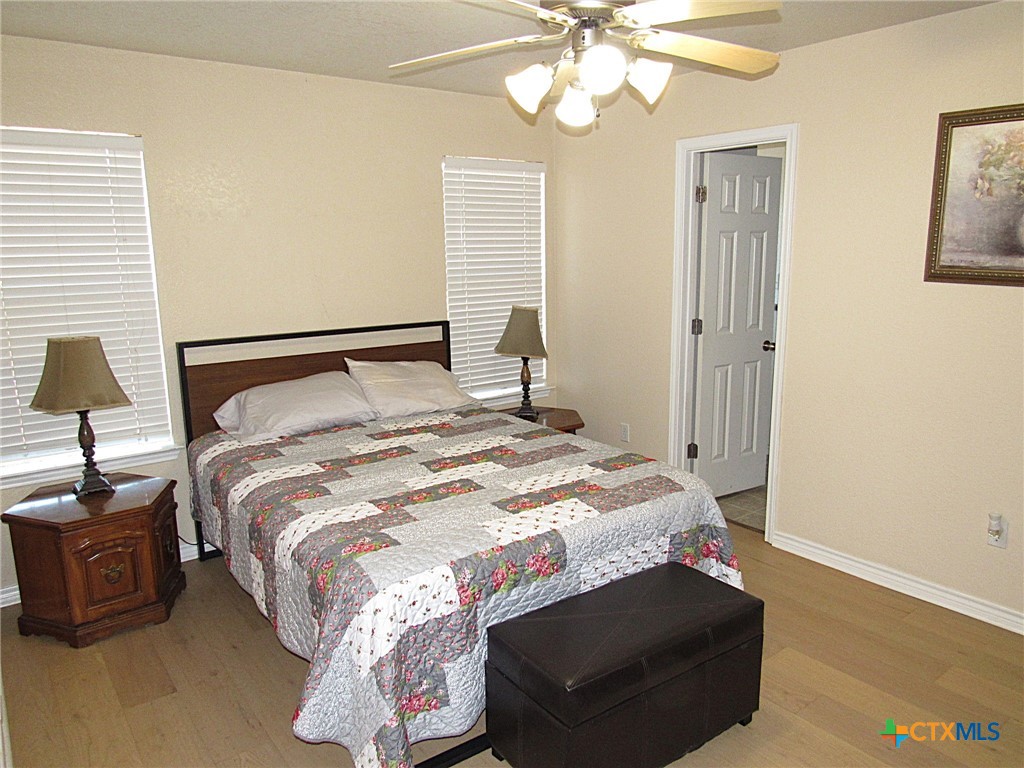 65 Bluebonnet Loop Belton, TX 76513 - Photo 11 of 26 Primary suite