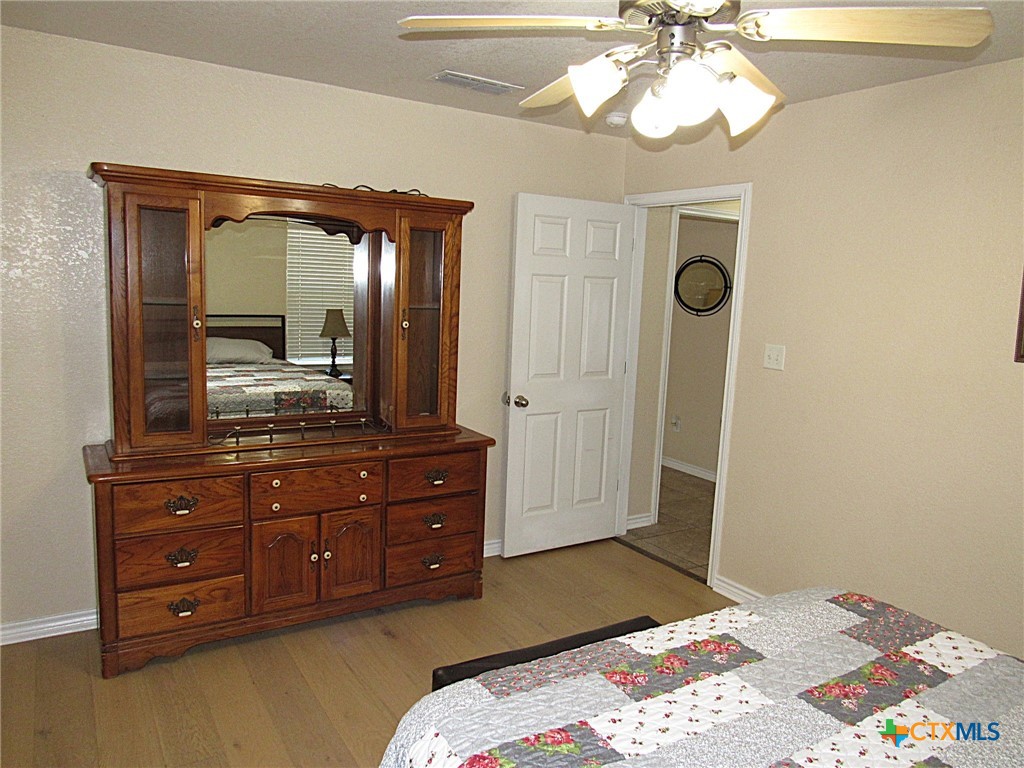 65 Bluebonnet Loop Belton, TX 76513 - Photo 12 of 26 Primary suite