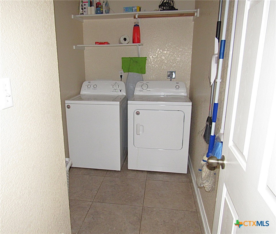 65 Bluebonnet Loop Belton, TX 76513 - Photo 20 of 26 Indoor utility with room for additional refrigerator