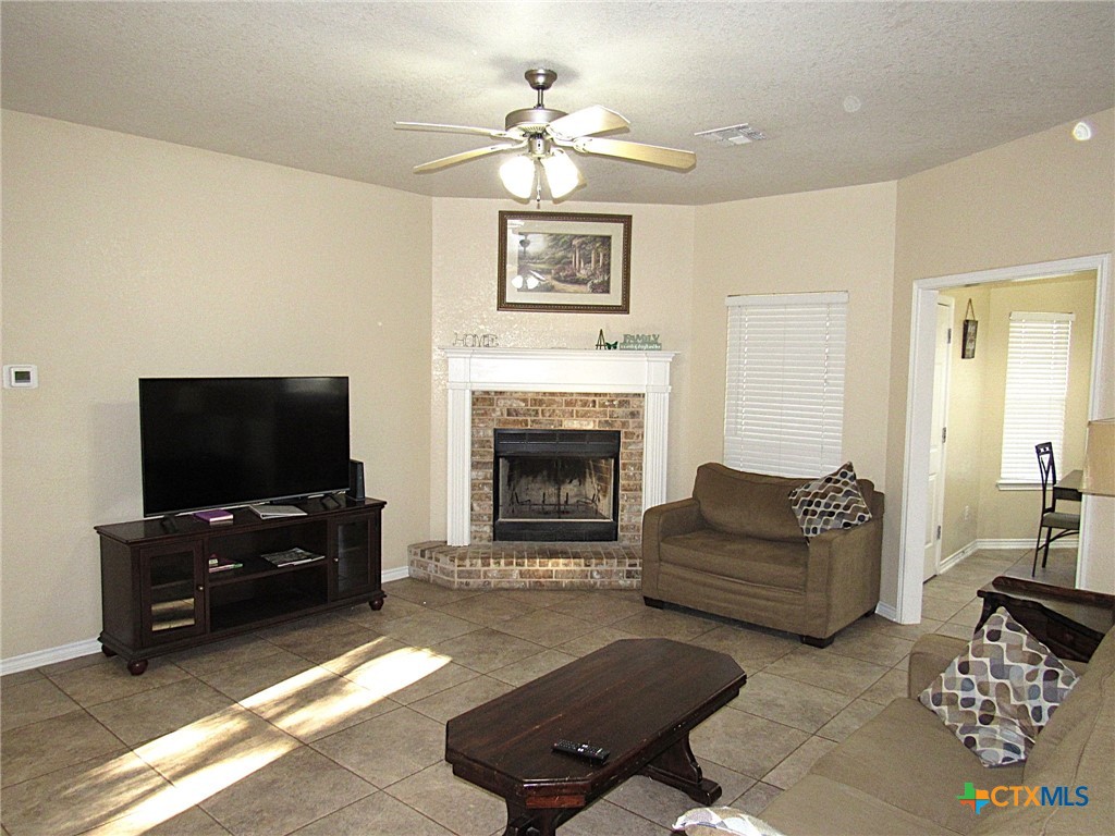 65 Bluebonnet Loop Belton, TX 76513 - Photo 4 of 26 Fireplace