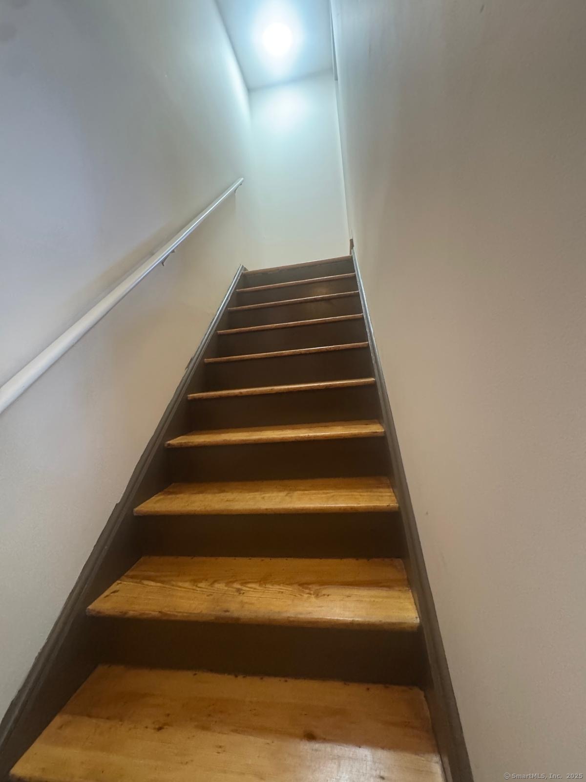 204 Wheeler Avenue, Unit 6 Bridgeport, CT 06606 - Photo 15 of 15 a view of entryway