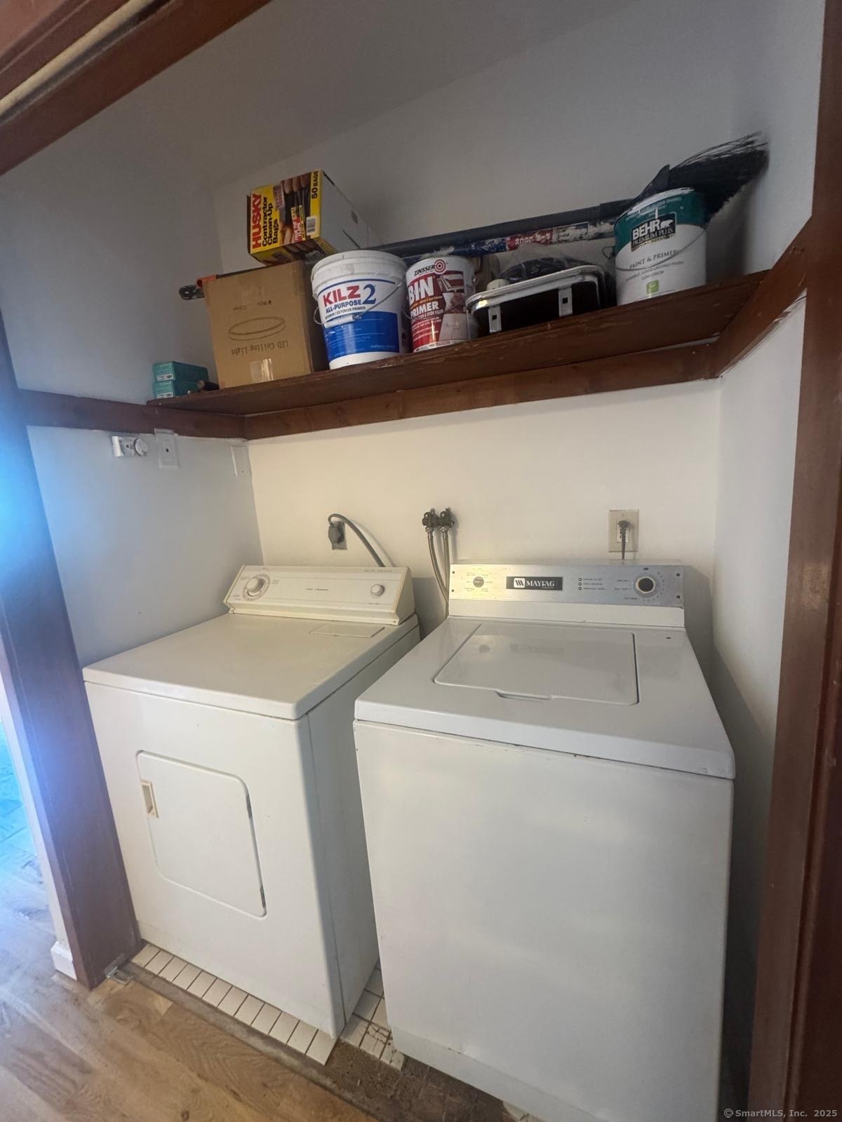 204 Wheeler Avenue, Unit 6 Bridgeport, CT 06606 - Photo 4 of 15 a utility room with dryer and washer