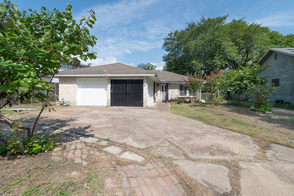 1106 Saucedo Street Austin, TX 78721 - Photo 26 of 34 Single story home