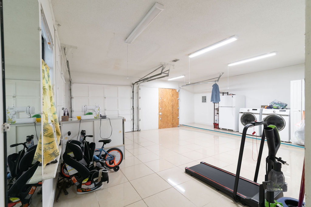 1106 Saucedo Street Austin, TX 78721 - Photo 8 of 34