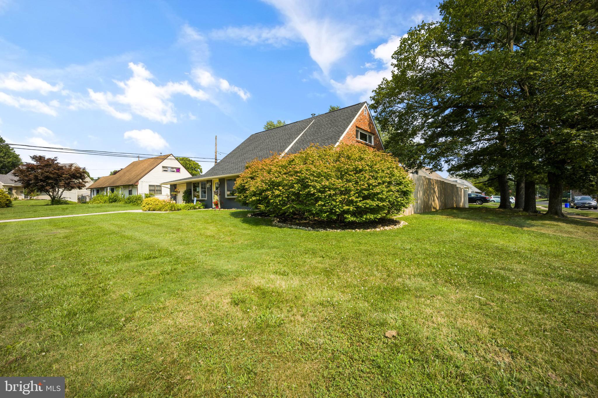 2 Conifer Road Levittown, PA 19057 - Photo 3 of 32