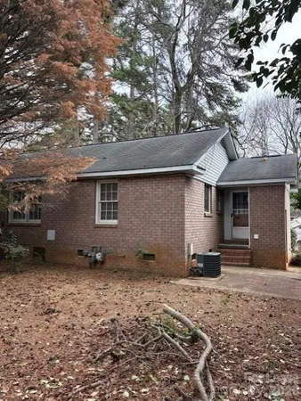 $1,350 | 2929 Amity Garden Court, Charlotte, NC 28205