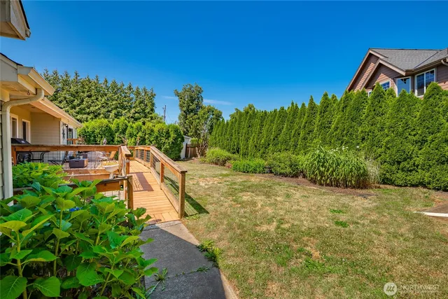 a view of an outdoor space with a house