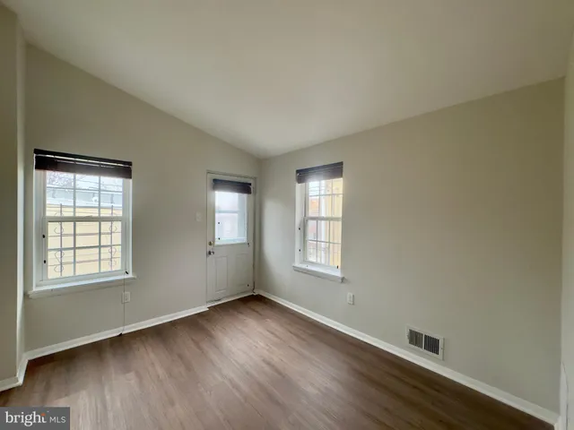 $1,800 | 327 Scott Street, Baltimore, MD 21230