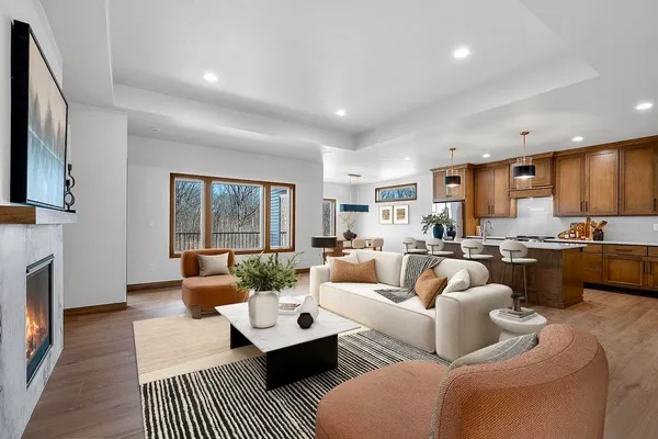 $535,000 | 4001 Antwerp Avenue, Unit 4, Howard, WI 54313