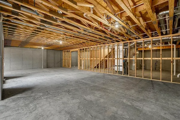 $535,000 | 4001 Antwerp Avenue, Unit 4, Howard, WI 54313