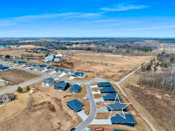 $535,000 | 4001 Antwerp Avenue, Unit 4, Howard, WI 54313