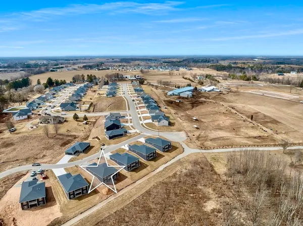 $535,000 | 4001 Antwerp Avenue, Unit 4, Howard, WI 54313