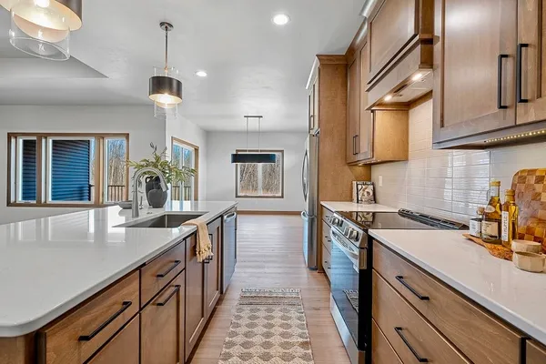 $535,000 | 4001 Antwerp Avenue, Unit 4, Howard, WI 54313
