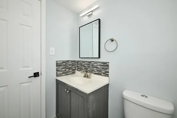 $189,000 | 1320 A Lore Lane, Unit 101, Lombard, IL 60148