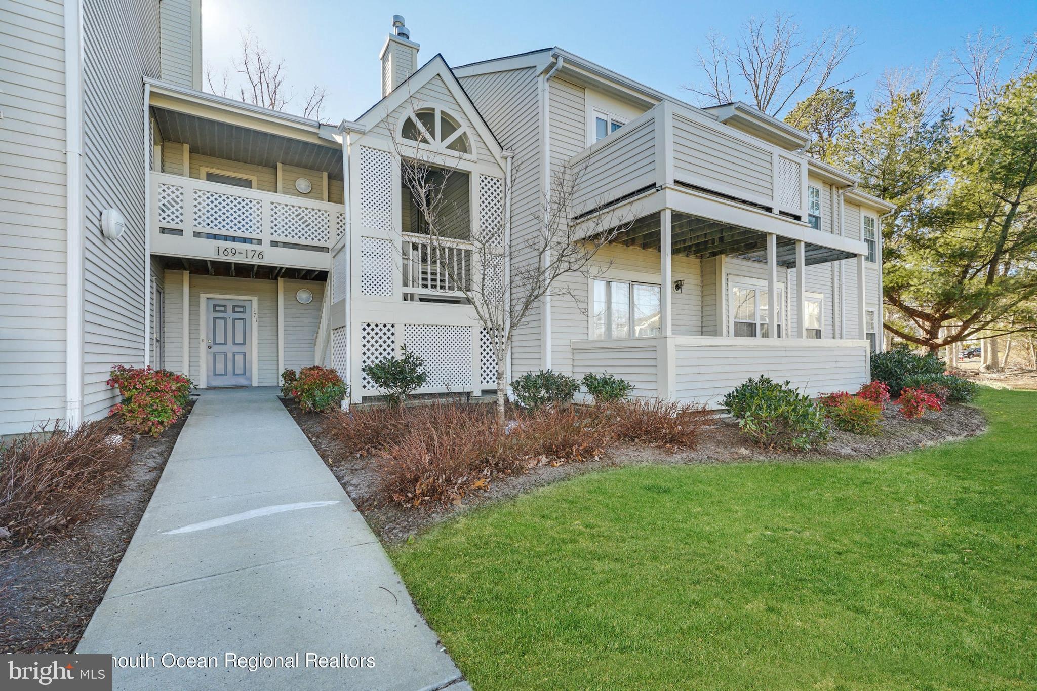 174 Pinetree Court Howell, NJ 07731 - Photo 1 of 14