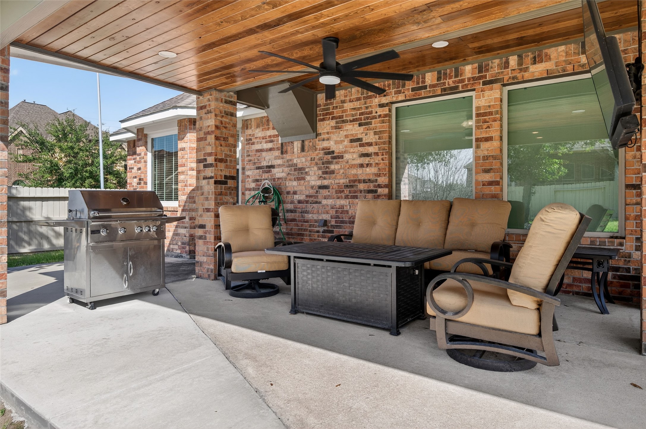 4331 Estes Ridge Lane Katy, TX 77493 - Photo 39 of 42 a outdoor space with patio furniture