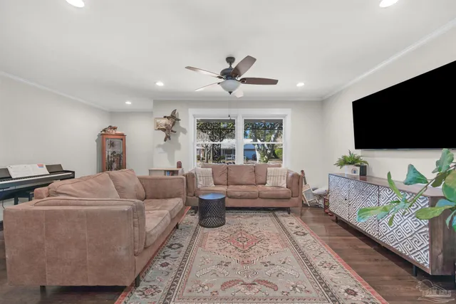 $2,500 | 1800 Foulis Drive, Pensacola, FL 32503