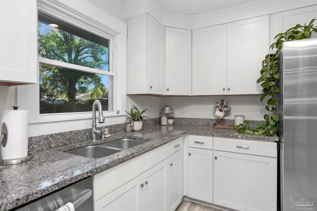 $2,500 | 1800 Foulis Drive, Pensacola, FL 32503