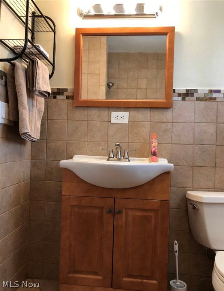 1227 Haverston Road Lyndhurst, OH 44124 - Photo 20 of 35