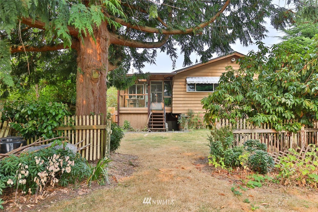 9032 Meridian Place North Seattle, WA 98103 - Photo 25 of 25 Gallery Image 25