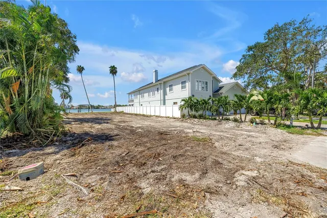 $1,249,900 | 315 10th Avenue North, Indian Rocks Beach, FL 33785