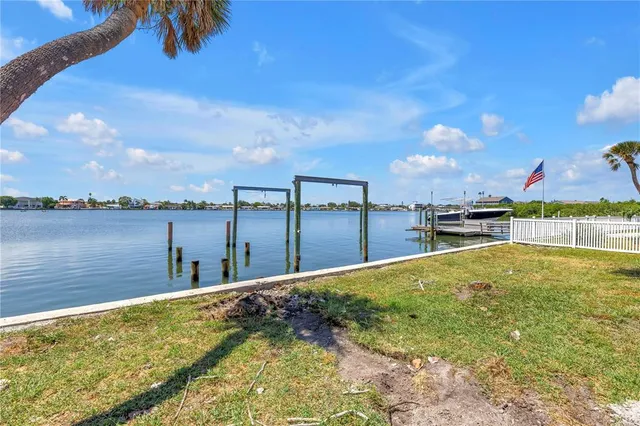 $1,249,900 | 315 10th Avenue North, Indian Rocks Beach, FL 33785