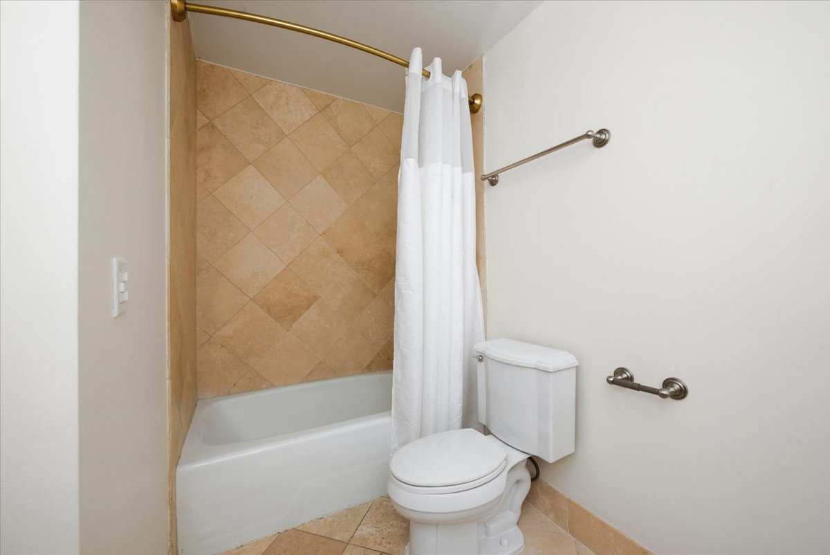 501 North Wells Street, Unit 2W Chicago, IL 60654 - Photo 10 of 13