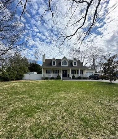 $1,379,000 | 48 Columbine Avenue North, Hampton Bays, NY 11946