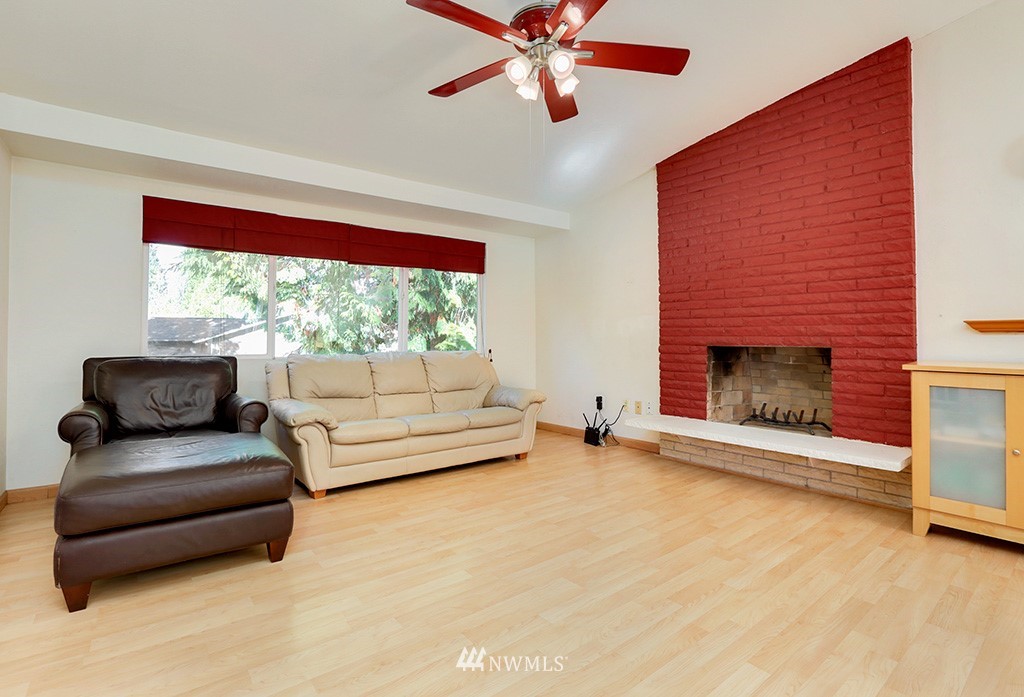 2318 177th Street Southeast Bothell, WA 98012 - Photo 4 of 25
