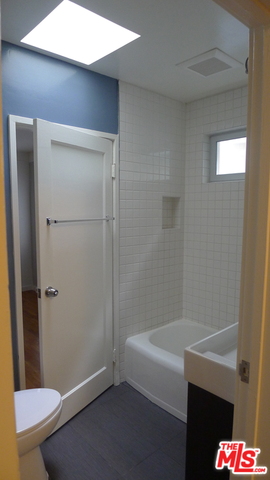 2901 Strongs Drive Venice, CA 90291 - Photo 11 of 24