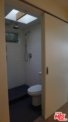 2901 Strongs Drive Venice, CA 90291 - Photo 13 of 24