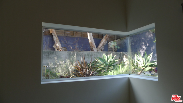 2901 Strongs Drive Venice, CA 90291 - Photo 17 of 24