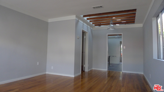 2901 Strongs Drive Venice, CA 90291 - Photo 3 of 24