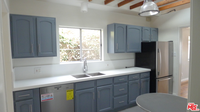 2901 Strongs Drive Venice, CA 90291 - Photo 7 of 24